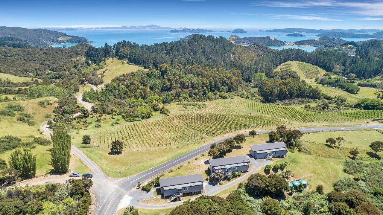 Paroa Bay Chalets - Te Whare Kereru Russell Exterior photo