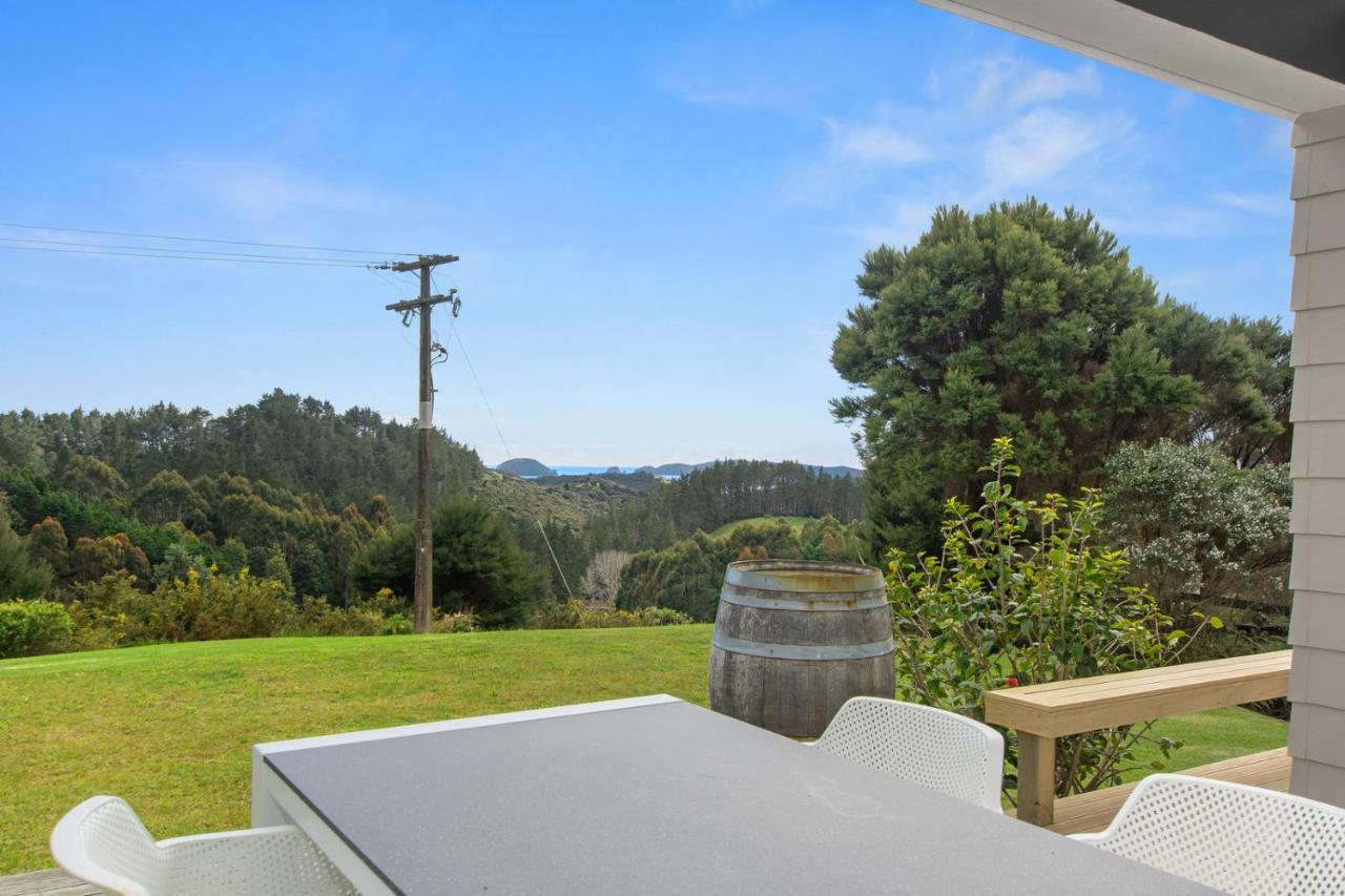 Paroa Bay Chalets - Te Whare Kereru Russell Exterior photo