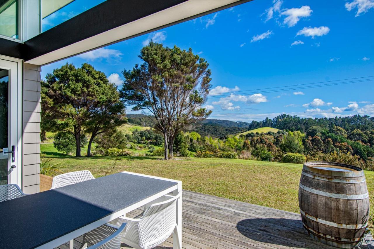 Paroa Bay Chalets - Te Whare Kereru Russell Exterior photo